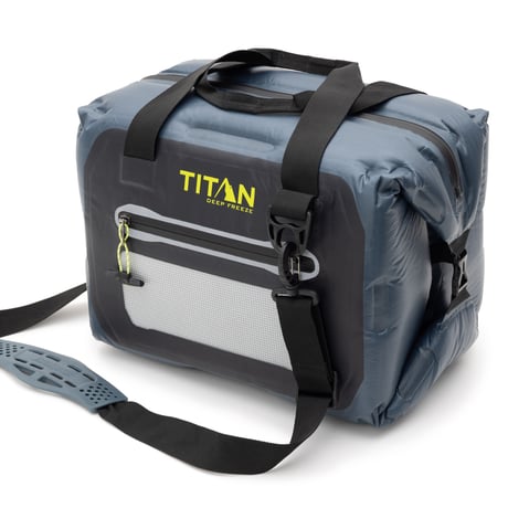 Titan Deep Freeze 30 Can Air クーラーボックス