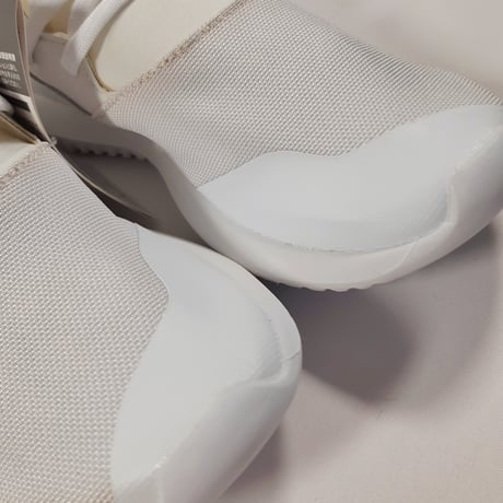 adidasレディーススニーカー