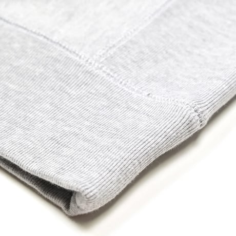 CURSIVE SCRIPT CREWNECK SWEATER / GREY HEATHER