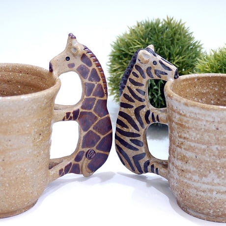 泰木窯｜動物取っ手のペアマグカップ（キリン & シマウマ）Animal Handle Pair Mugs