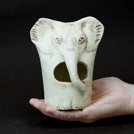 ゾウの花入れ〈Elephant Vase〉／陶芸家 はらかおり｜ハンドメイド陶器の花器・オブジェ