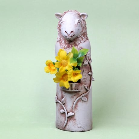 ヒツジの花入れ〈Sheep Vase〉／陶芸家 はらかおり｜ハンドメイド陶器の花器・オブジェ