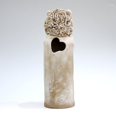 ライオンの花入れ〈Lion Vase〉／陶芸家 はらかおり｜ハンドメイド陶器の花器