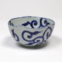 有田焼｜花型珍味入れ｜手描き染付（凡唐草紋）｜そうた窯