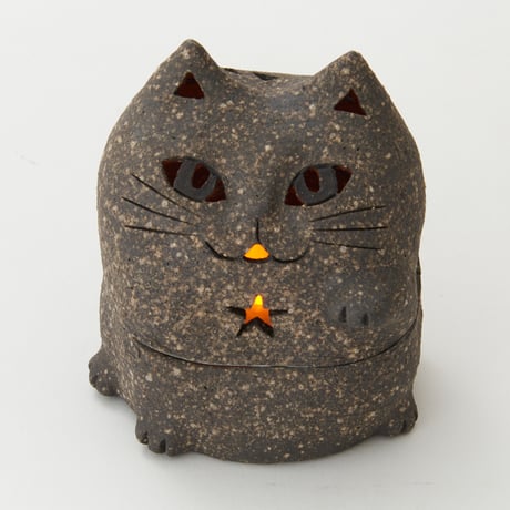 泰木窯｜黒陶のまねき猫香炉（透かし彫り・LEDライト対応）Maneki-neko Incense Burner