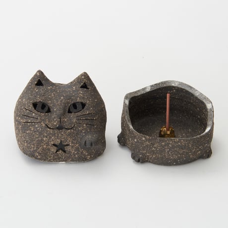 泰木窯｜黒陶のまねき猫香炉（透かし彫り・LEDライト対応）Maneki-neko Incense Burner