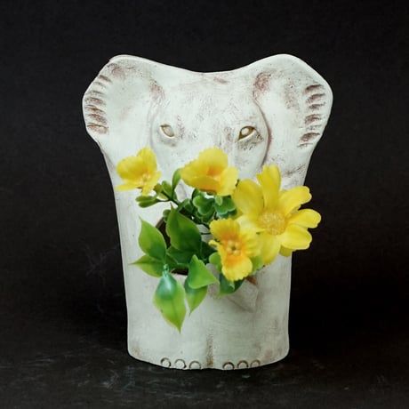 ゾウの花入れ〈Elephant Vase〉／陶芸家 はらかおり｜ハンドメイド陶器の花器・オブジェ