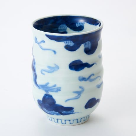 龍雲湯呑（有田焼・そうた窯）｜染付・龍文様