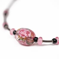 桜のトンボ玉ネックレス