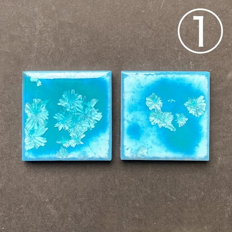 結晶（水色）