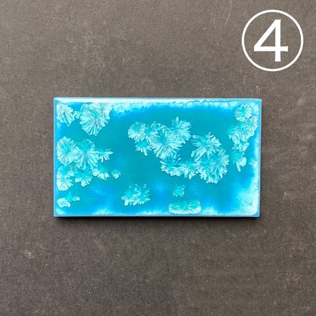 結晶（水色）