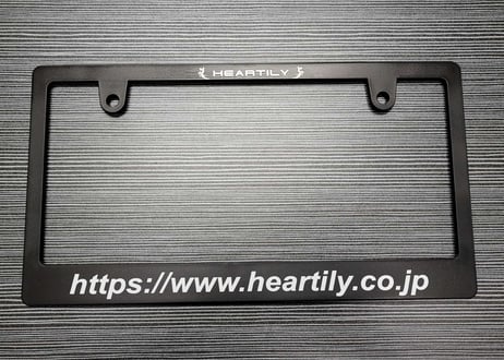 ラグジュアリーナンバーフレーム　（HEARTILYロゴ）
