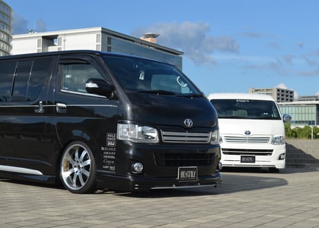 ２００系ハイエース３型ワイドミドル・スーパーロング　フロントバンパーガーニッシュ　LS-LINE