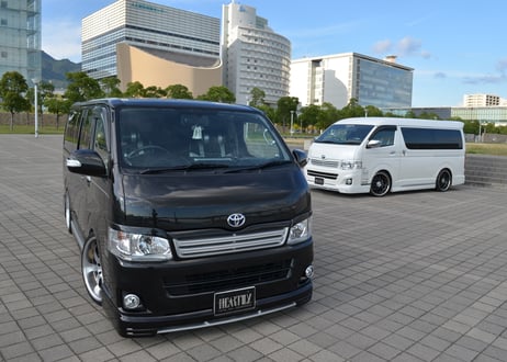 ２００系ハイエース３型ワイドミドル・スーパーロング　フロントバンパーガーニッシュ　LS-LINE