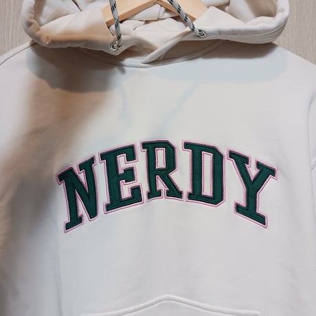 F520 NERDY パーカー