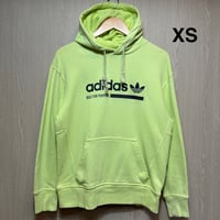 J56 アディダスオリジナルス　パーカー