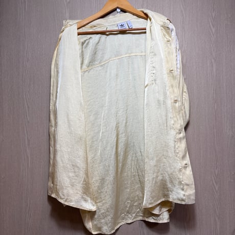 T539 アディダスオリジナルス　サテンシャツ