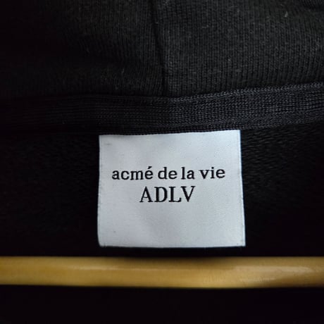 Y591 ADLV パーカー