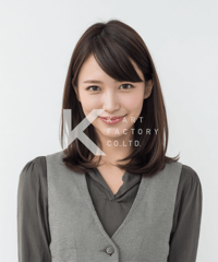 上品さと柔らかさを両立する好印象ミディ