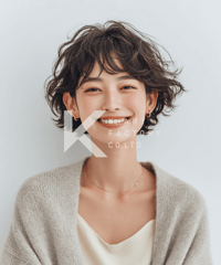 ラフな質感が魅力のくせ毛風ショート