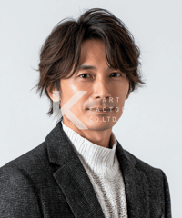 品のある毛流れが際立つ大人ミディアムショート