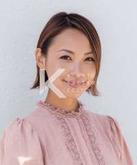 タイトに仕上げた上品ミニボブヘアー
