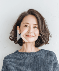 上品な艶と動きの大人ボブヘア