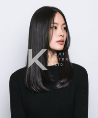 艶感ストレートが映える上品ロングヘア