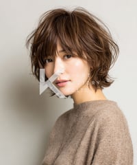 軽やかレイヤーのニュアンスショート