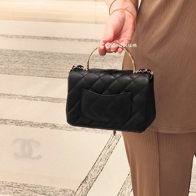 ココ 入手困難】CHANELココクラッシュハンドル輝くCCロゴミニバッグ