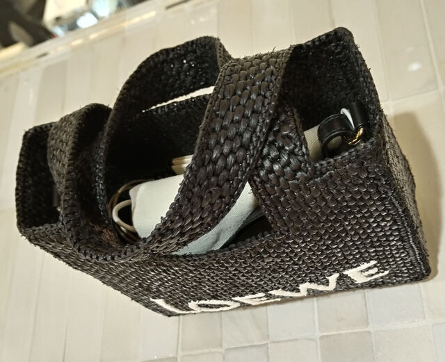 LOEWE フォントトート　ミニ　ブラック ロエベフォント トート スモール（ラフィア） ブラック - LOEWE