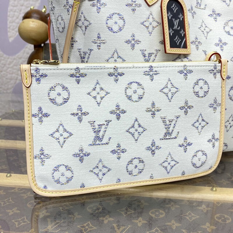 虹色が美しいモノグラム Louis Vuittonネヴァーフルトートバッグ 虹色が美しいモノグラム Louis Vuittonネヴァーフルトートバッグ