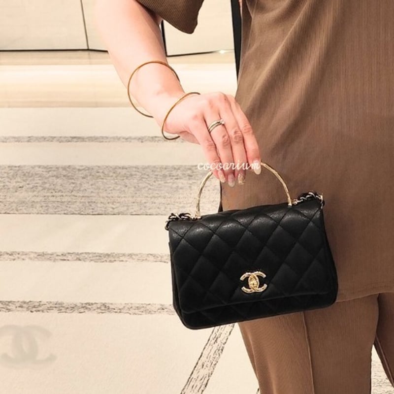 新品　CHANEL ノベルティ　ロゴ　ハンドバッグ　ブラック　CC 入手困難】CHANELココクラッシュハンドル輝くCCロゴミニバッグ