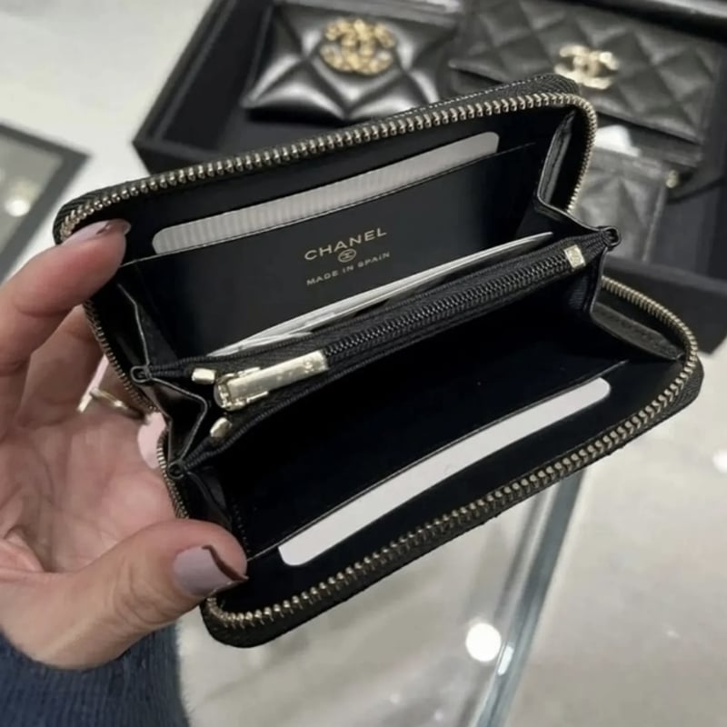 CCロゴが可愛いコインケース【CHANEL】25SS ジップ コインパース CCロゴが可愛いコインケース【CHANEL】25SS ジップ コインパース