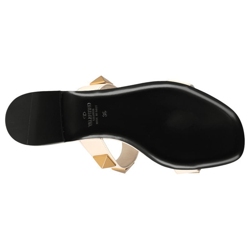 新品　VALENTINO ローマン　スタッド　サンダル VALENTINO ☆ローマンスタッドサンダル | passione.Lady.shop