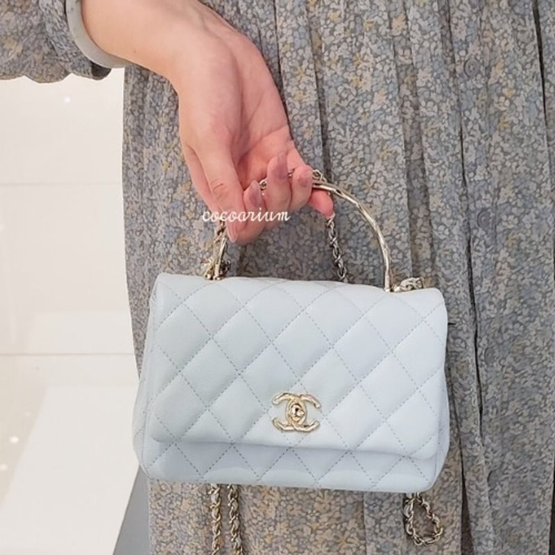 入手困難】CHANELココクラッシュハンドル輝くCCロゴミニバッグ 入手困難】CHANELココクラッシュハンドル輝くCCロゴミニバッグ
