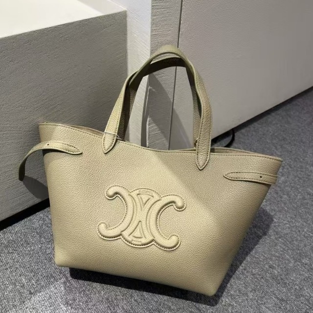 ゆかりんセリーヌ　ミニ カバ アナイス キュイル トリオンフ CELINE ☆ ミニ カバ アナイス キュイル トリオンフ (CELINE
