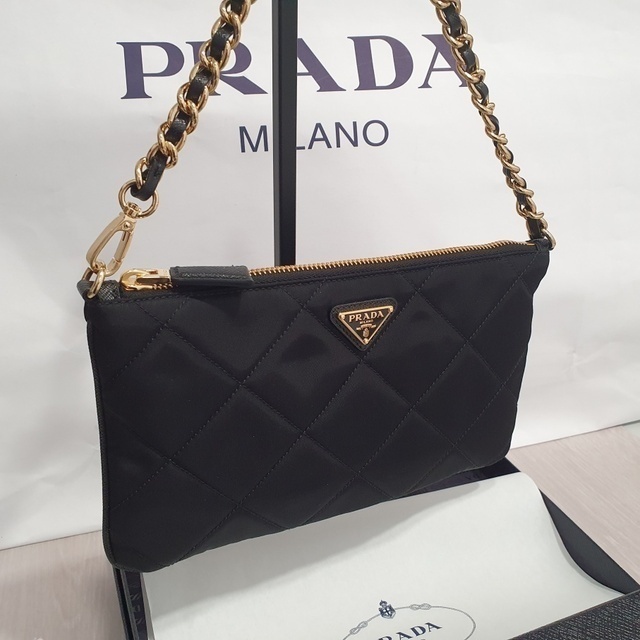 PRADAプラダキッズ　フード付きキルティングコート　8 ⭐️極美品⭐️ PRADAプラダキッズ フード付きキルティングコート 8 ⭐️極美品⭐️