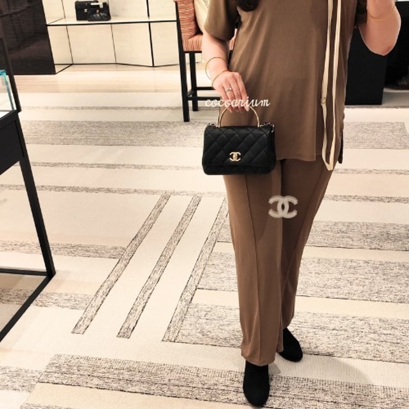 入手困難】CHANELココクラッシュハンドル輝くCCロゴミニバッグ