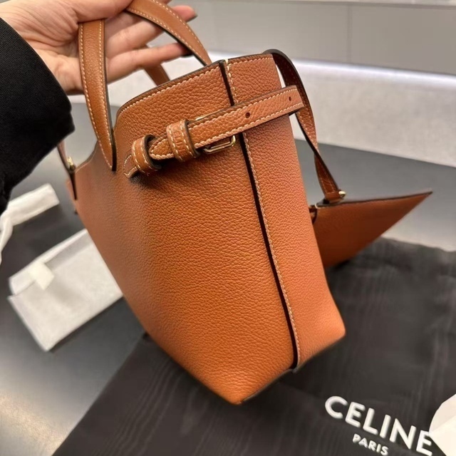 CELINE アナイス キュイル トリオンフ セリーヌ24年冬「キュイル トリオンフ」小さめトートバッグ