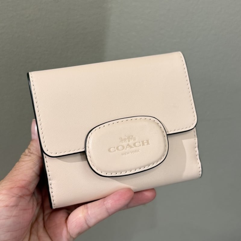 【COACH】Eliza Small Wallet★二つ折りミニ財布 お洒落バックル ☆Coach☆Eliza Small Wallet | passione.Lady.shop