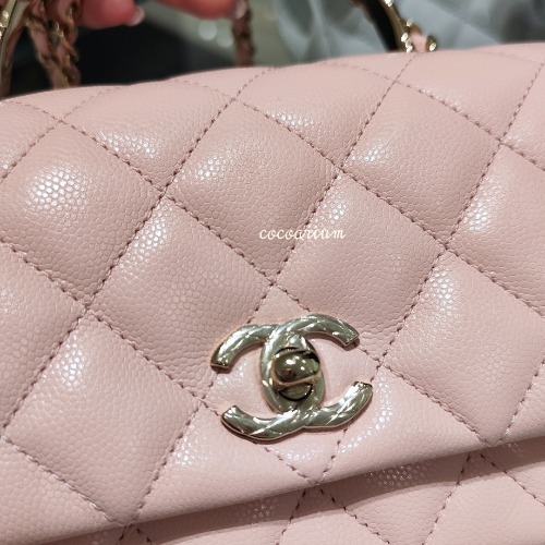 入手困難】CHANELココクラッシュハンドル輝くCCロゴミニバッグ 入手困難】CHANELココクラッシュハンドル輝くCCロゴミニバッグ