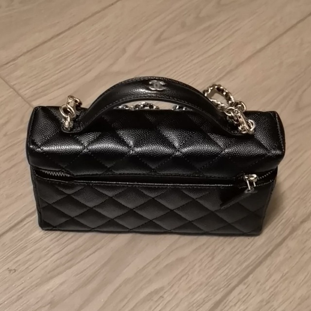 2025年新作/25C☆限定モデル】CHANEL チェーン ロング バニティ 2025年新作/25C☆限定モデル】CHANEL チェーン ロング バニティ