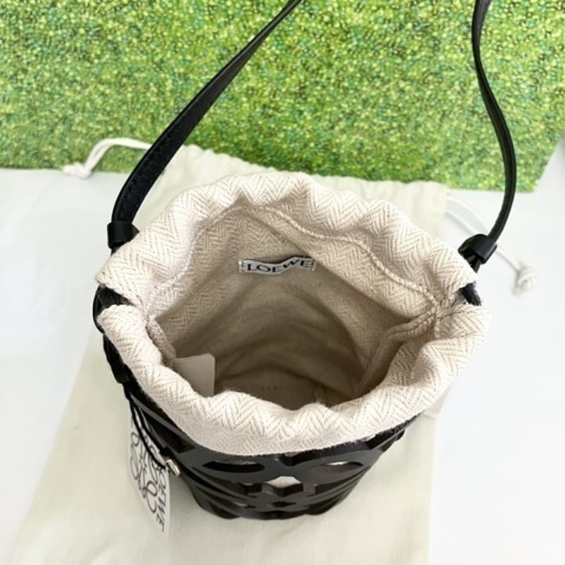 LOEWE カットアウト Anagram Cutout pocket Bag | passio