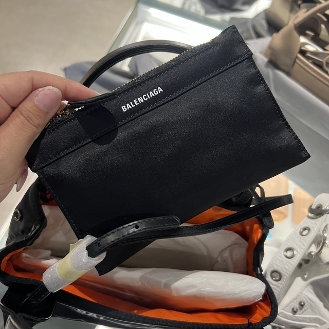 d*9様 BALENCIAGA ハンドバッグ ナイロン ブラック d*9様 BALENCIAGA ハンドバッグ ナイロン ブラック 楽天市場