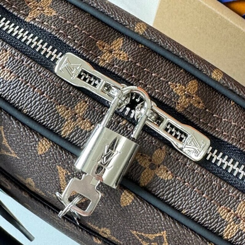 美品　LOUIS VUITTON 付属品付き　マカサー ポルトドキュマン ネット限定】 LOUIS VUITTON ルイヴィトン ポルトドキュマンヴォワヤー