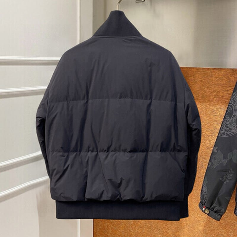 MONCLER（モンクレール）ユニセックス ダウンジャケット 2412SXJ525