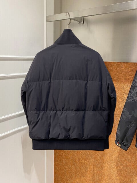 MONCLER（モンクレール）ユニセックス ダウンジャケット