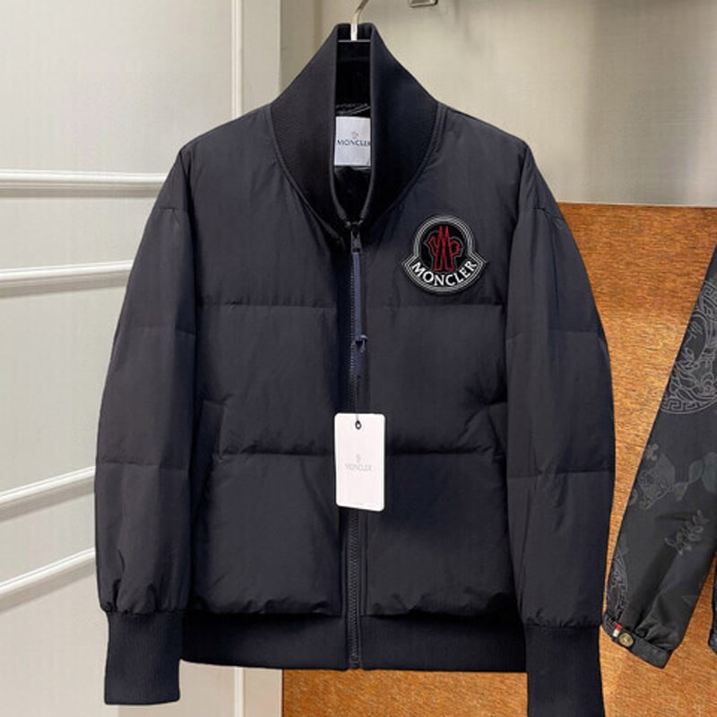MONCLER（モンクレール）ユニセックス ダウンジャケット