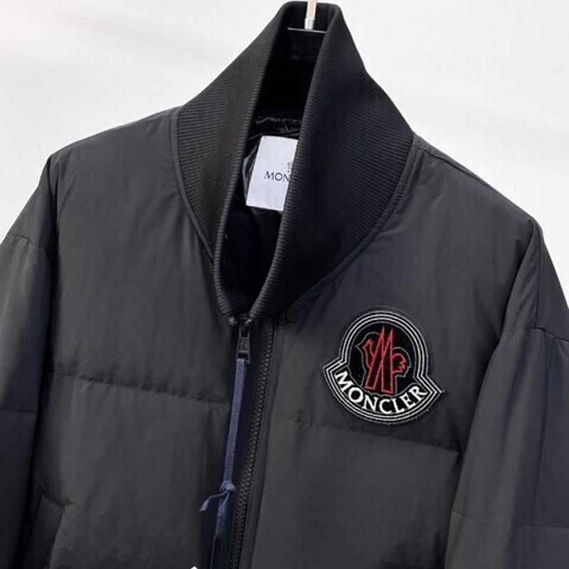 MONCLER（モンクレール）ユニセックス ダウンジャケット 2412SXJ525